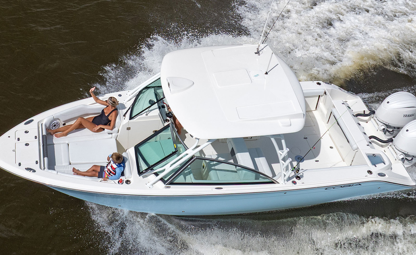 280 DC Boat cruising