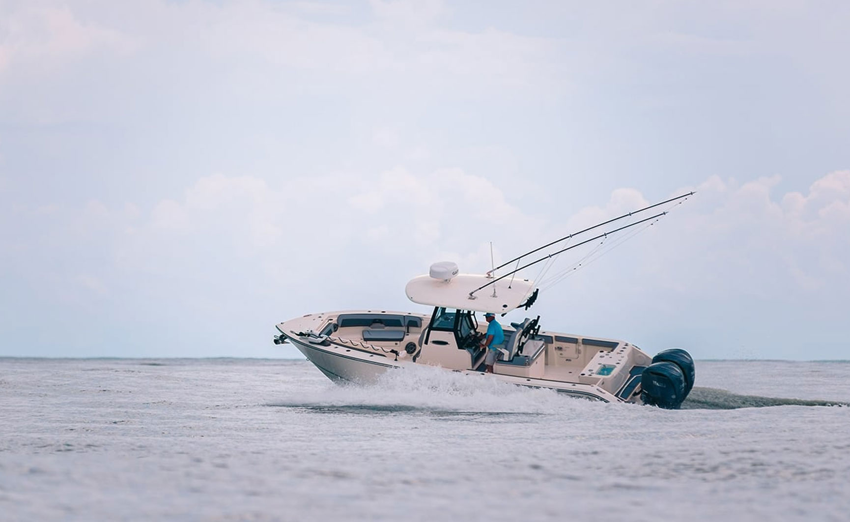 boat going fast on water