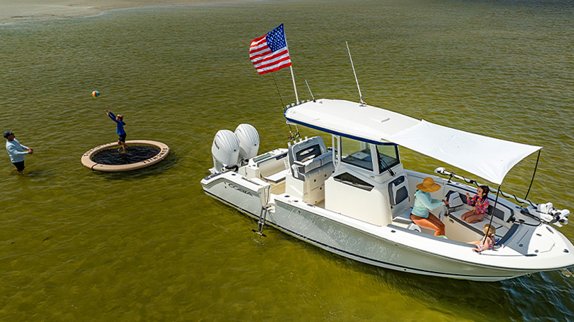 245cc boat with trampoline