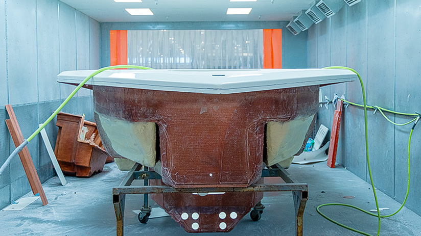 245cc boat being put together